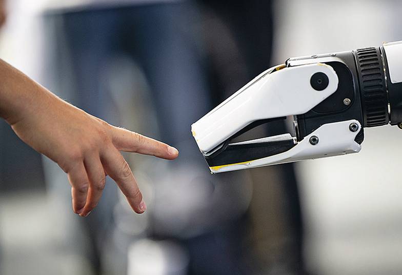 TASS Пока ИИ неспособен ставить перед собой задачи: за него это делает все же человек