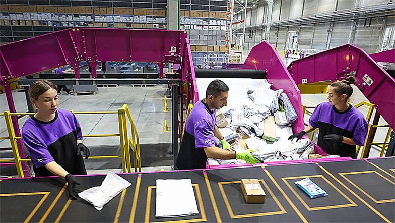 ДОНАТ СОРОКИН/ТАСС Маркетплейсы наращивают свою инфраструктуру по всей стране