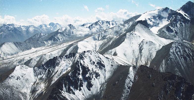 ПЕТРИЙЧУК ЕВГЕНИЙ/ФОТОХРОНИКА ТАСС За последние полвека ледники Тянь-Шаня потеряли 27% своей массы и 18% площади, это почти 100 куб. км  законсервированной воды