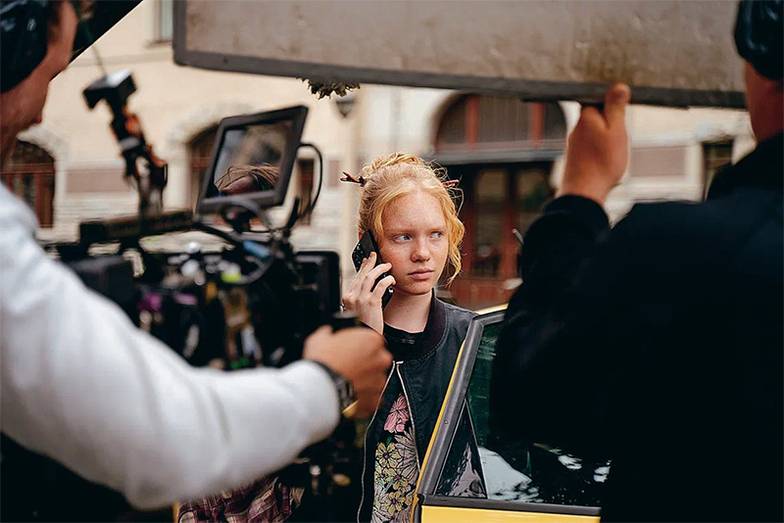  «Трасса» — работа дуэта режиссера Душана Глигорова и сценариста Олега Маловичко, только что прекрасно  выстреливших с «Хрустальным»