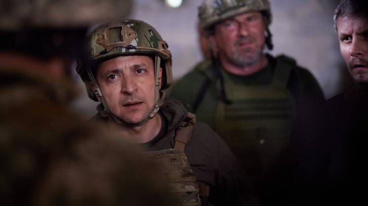 Зеленский вновь попросил папу римского о помощи в Донбассе