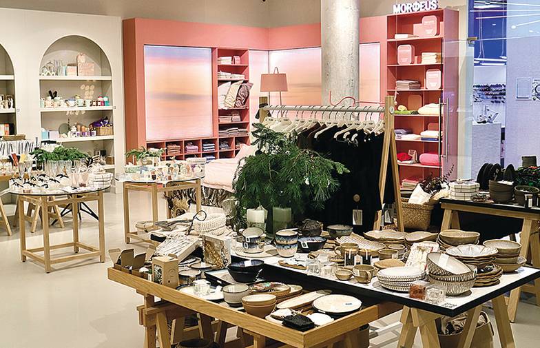 предоставлено компанией  «Trend Island» Универмаг — это open space, в котором собраны самые разные бренды  и ассортимент