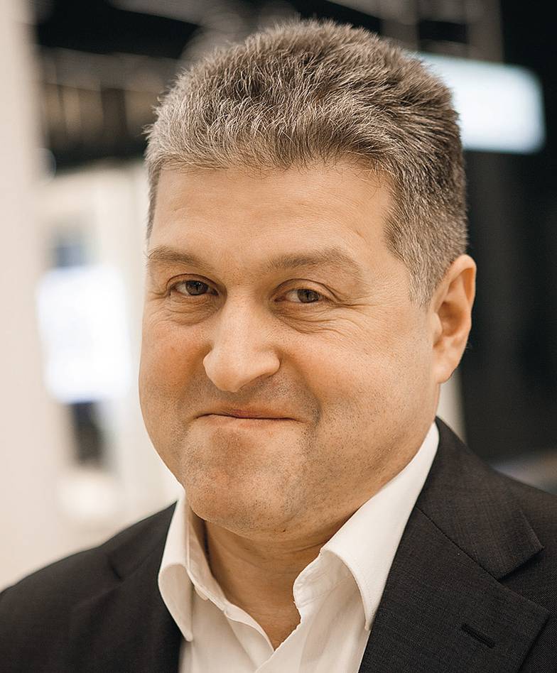 ОЛЕГ СЕРДЕЧНИКОВ При бартере деньги вообще не пересекают границу, ее переходит только  товар. Это похоже на схемы расчетов  векселями из 1990-х