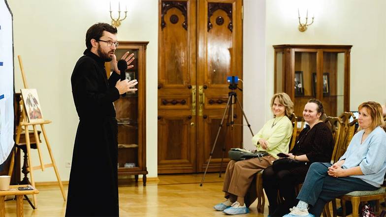 ИЗ ЛИЧНОГО АРХИВА АЛЕКСАНДР САТОМСКИЙ ВО  ВРЕМЯ ЛЕКЦИИ