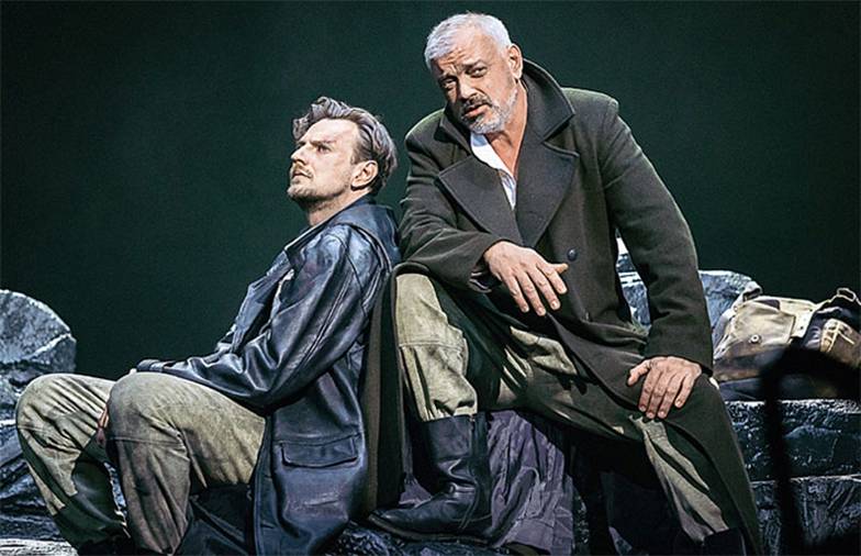  Сцена из спектакля