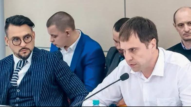 ФОТО: «ЭКСПЕРТ ЮГ» Руководители компаний «Комстрой» Станислав Цвиренко (слева) и «Жилстрой» Николай  Борисов на круглом столе «Жилое строительство в условиях 2023 года»