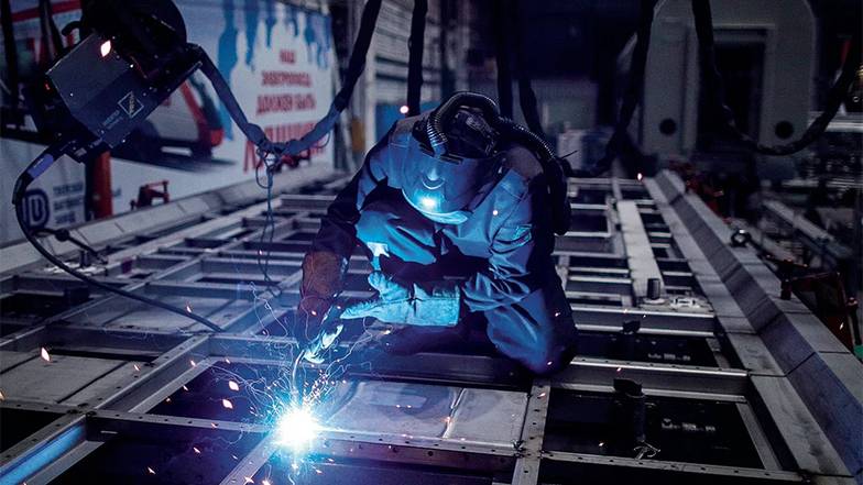 СЕРГЕЙ БОБЫЛЕВ/ТАСС Тверской вагоностроительный завод выпускает в год 1200 вагонов