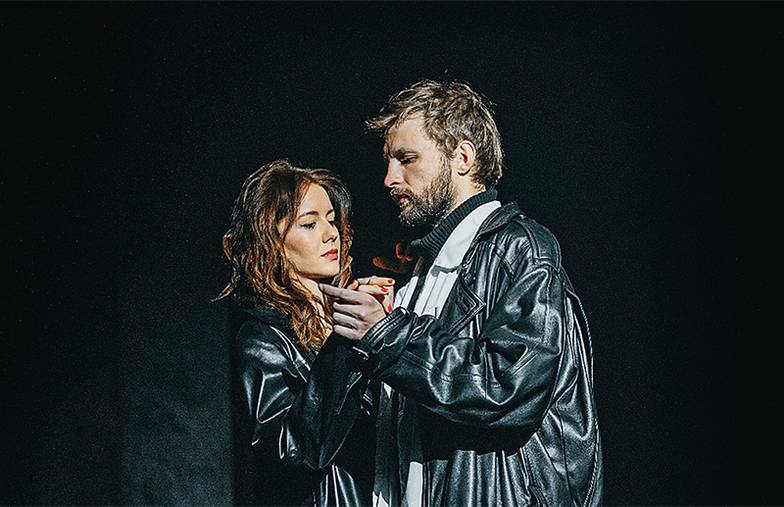 предоставленj пресс-службой  Театра Наций Семен Серзин и Ирина Старшенбаум в спектакле «Отцы и дети»