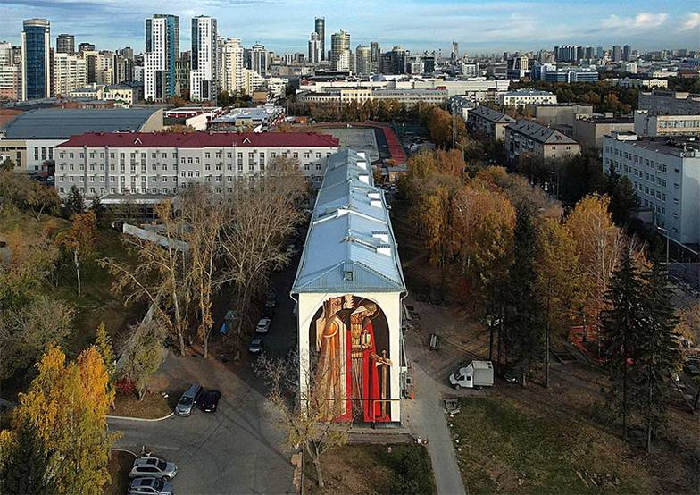 из личного архива Кирилла Ведерникова Образ Александра Невского — Хранителя, возвышающегося над храмом и как бы  оберегающего его, — получился миротворческим, созерцательным и глубоким.  «Александр Невский», Екатеринбург, 2024 год