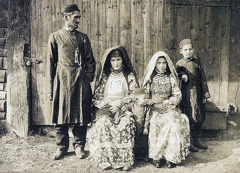  Портрет башкирской семьи. Уфимская губерния, 1908 г