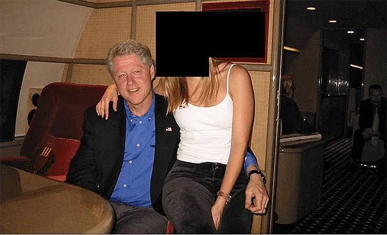 DEPARTMENT OF JUSTICE/ZUMA Бывший президент США Билл Клинтон часто упоминается в обнародованных файлах по делу Эпштейна