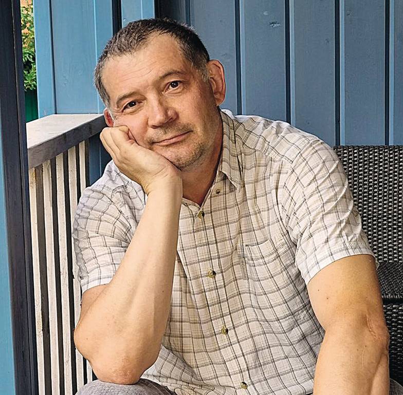 ИЗ ЛИЧНОГО АРХИВА АНДРЕЯ ЛИСЬЕВА Я написал книгу, мои герои живые, веселые, бодрые, шутят. А здесь и сейчас  многие из них уже погибли, и, к сожалению, погибнут еще. Тяжело. Живые и  мертвые. Как писать продолжение?