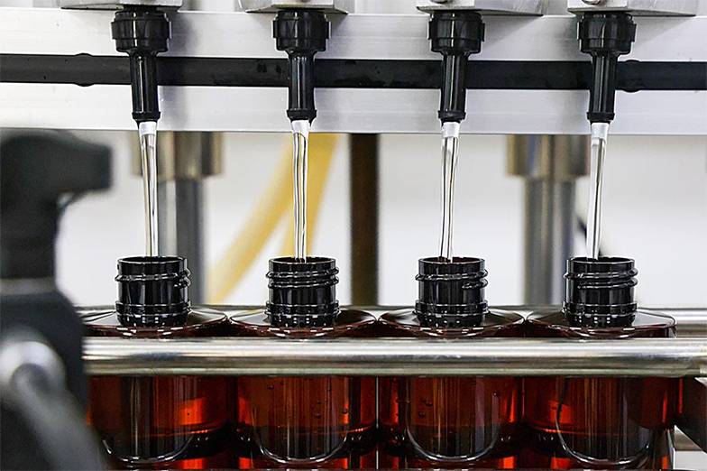 ДМИТРИЙ ФЕОКТИСТОВ/ТАСС При производстве отдушек важно соблюсти ряд параметров, чтобы получить нужное качество конечного продукта