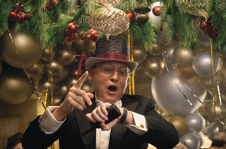 ПРОВЗГЛЯД Главную роль в «Дворце» играет Оливер Мазуччи