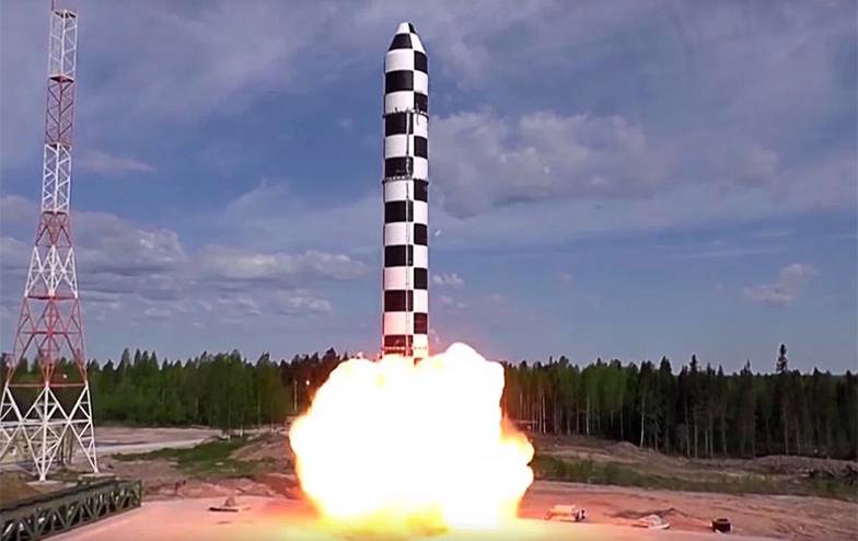 ПРЕСС-СЛУЖБА МИНОБОРОНЫ РФ/ТАСС Испытания тяжелой жидкостной баллистической ракеты «Сармат»