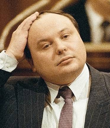Зубок В. М. Коллапс. Гибель Советского Союза Егор Гайдар, с 6 ноября 1991 года по 2 марта  1992 года — заместитель председателя  правительства РСФСР по вопросам экономической  политики, автор экономической политики,  получившей название «шоковая терапия»