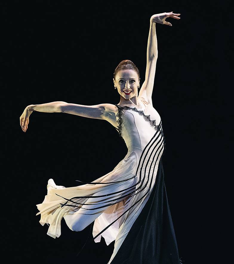 АЛЕКСЕЙ МОЛЧАНОВСКИЙ / ПРЕДОСТАВЛЕНО ГКА Светлана Захарова в номере «История танго». Хореографяи Артемия Белякова.  Музыка Астора Пьяццоллы