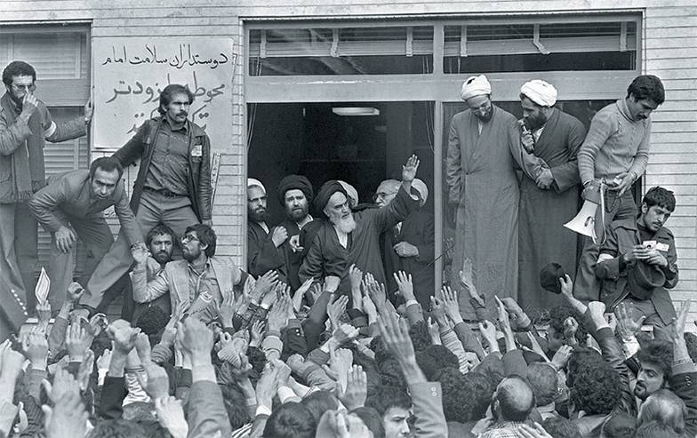 TASS У Хомейни в 1979 году были федаины, моджахеды, революционные организации, которые сложились внутри Ирана. Сейчас некому возглавить протестующих