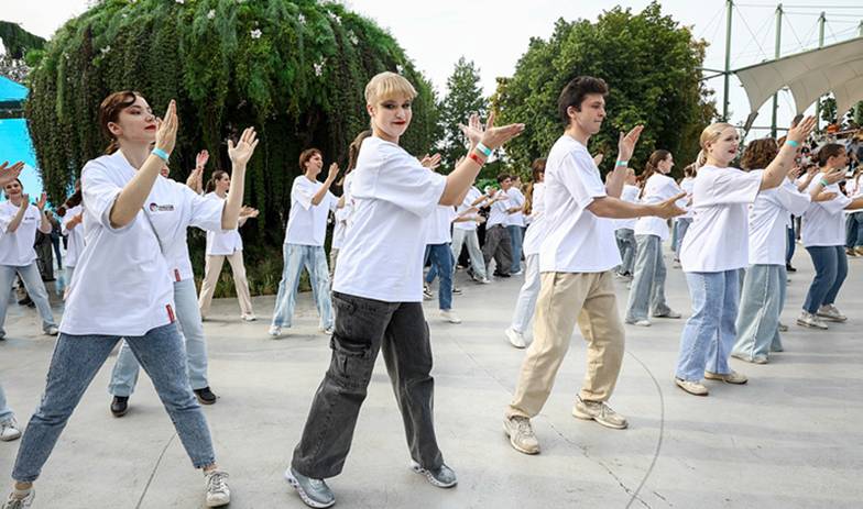 СОФЬЯ САНДУРСКАЯ/ТАСС Зумеры тратят на игры в среднем от четырех до шести часов в день