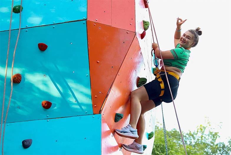 ДАНИЛ КИСЕЛЕВ/ТАСС Самосовершенствование — то, к чему нас всегда  призывали родители и учителя, — оказалось  разновидностью зависимости