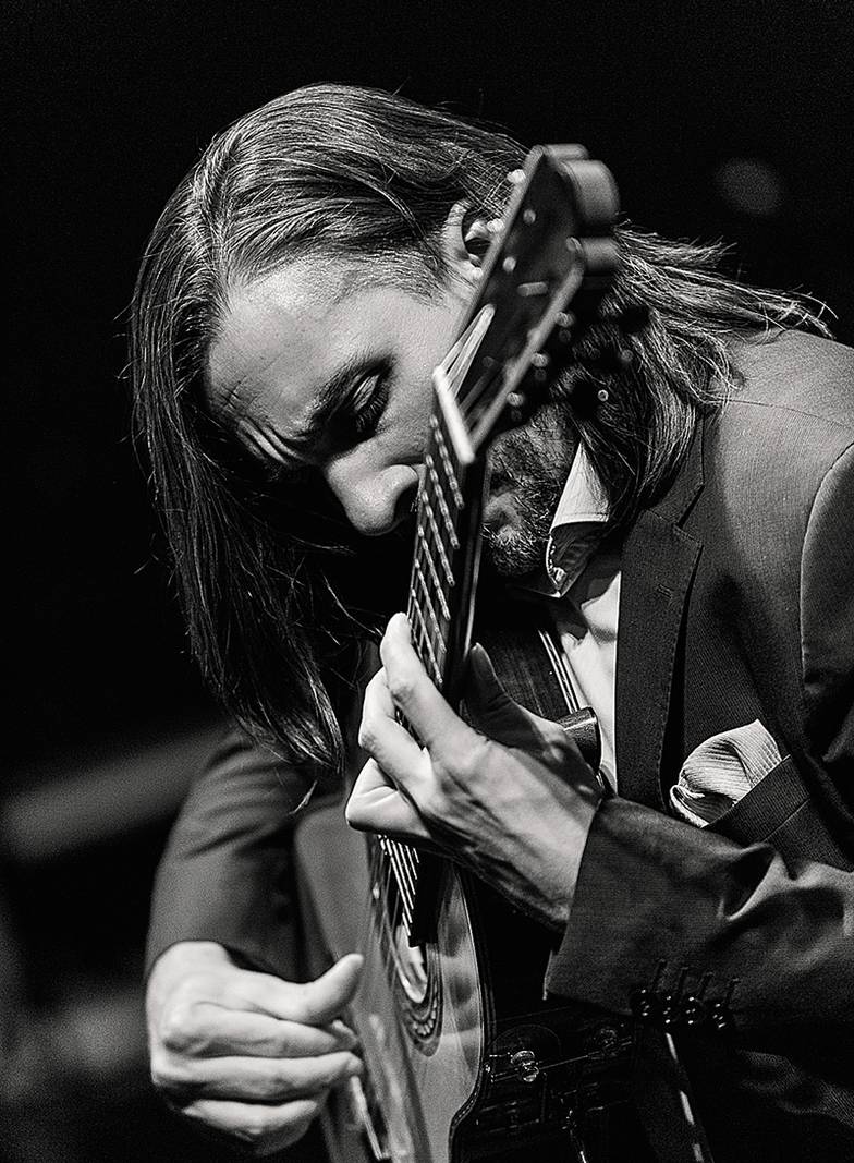 ПАВЕЛ КОРБУТ Артем Дервоед — основатель фестиваля камерной гитарной музыки имени  А. Пономарчука «Золотые грифы», а так же сооснователеь и артистический  директор Московского международного фестиваля «Виртуозы гитары»