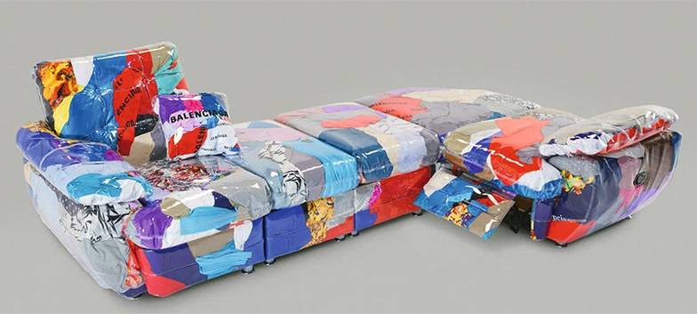  Диван из вещей для бренда Balenciaga