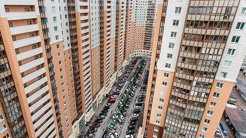 РОМАН ПИМЕНОВ/ТАСС ПРОДУКТ ГРАДОСТРОИТЕЛЬНОГО УКЛАДА: ЖИЛОЙ КОМПЛЕКС 2010-Х