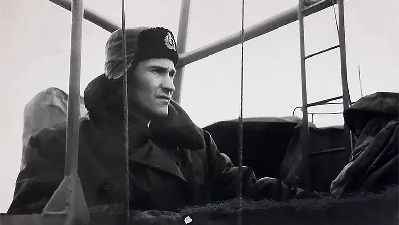 ИЗ ЛИЧНОГО АРХИВА КАПИТАН 1-ГО РАНГА Е. В. СОКОЛОВ, УЧАСТНИК ПОСЛЕВОЕННОГО ТРАЛЕНИЯ НА БАЛТИКЕ