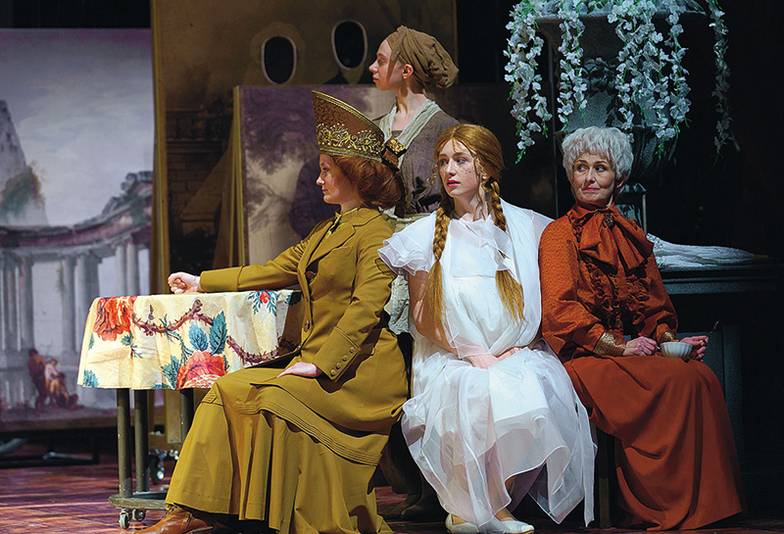  Ольга Бодрова, Мадлен Джабраилова, Екатерина Новокрещенова, Елизавета Бойко в спектакле Евгения Каменьковича «Совершенно Невероятное Событие (Женитьба  в двух действиях)»