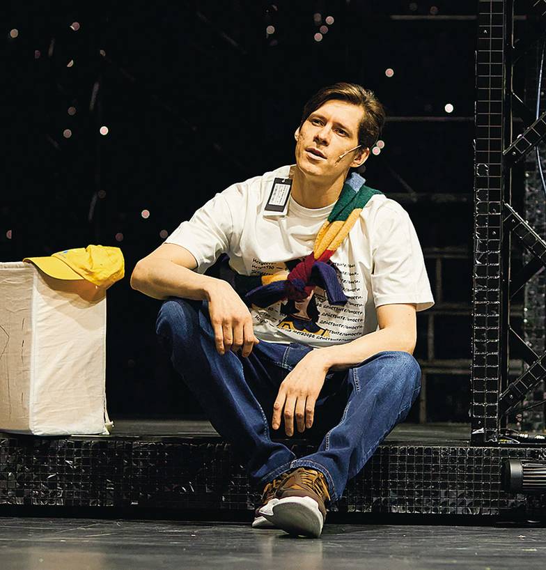 ПРЕСС-СЛУЖБА МТМ Художественный руководитель театра Михаил Швыдкой считает, что этот спектакль «про людей и про счастье жить»