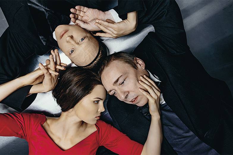 ПРЕДОСТАВЛЕНО ПРЕСС-СЛУЖБОЙ ТЕАТРА НАЦИЙ Александр Семчев, Александра Ревенко и Елена Морозова — исполнители главных ролей в спектакле Андрея Прикотенко «Бовари»