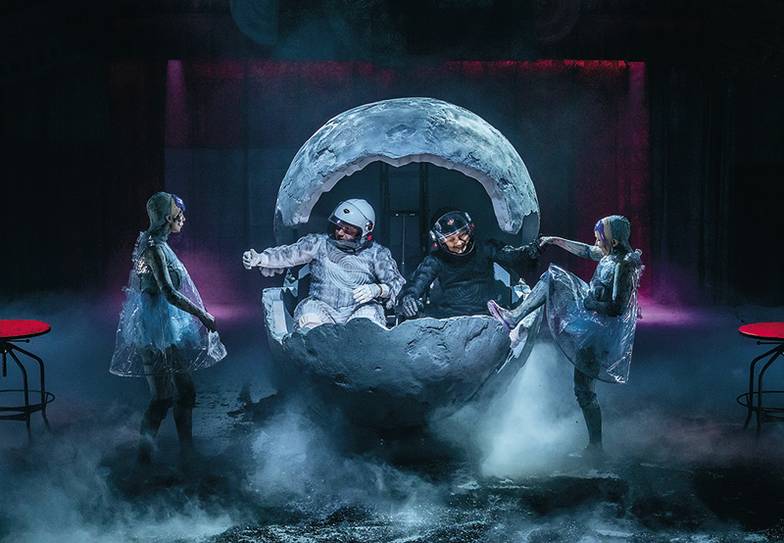 пресс-служба  Электротеатра Станиславский В фильме заняты молодые звезды театра и кино Антон Лапенко, Борис Дергачев, Дмитрий Чеботарев и Антон  Филипенко