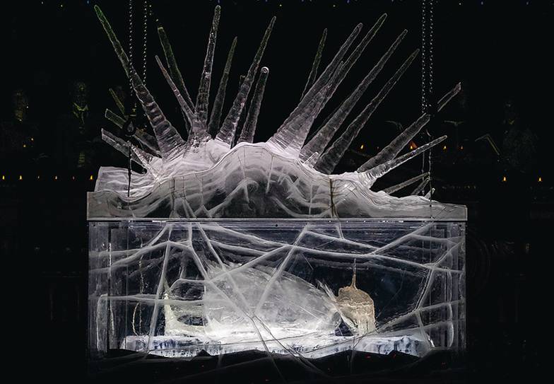 пресс-служба  Электротеатра Станиславский Кинотриптих снят как самостоятельное произведение, сохраняющее смысл и нюансы спектакля, но переводящее  его эстетику на киноязык во всей красоте технического совершенства