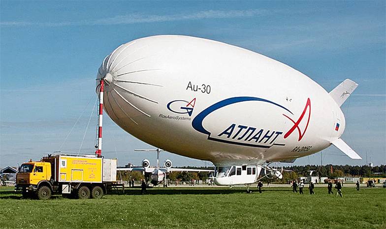  Проект российского гибридного дирижабля «Атлант» для освоения труднодоступных районов Арктики. Он сочетает  в себе качества дирижабля (использует подъемную силу гелия, что позволяет ему перевозить тяжелые грузы с  минимальным расходом топлива) и самолета (использует аэродинамическую силу, создаваемую его формой и  двигателями, что дает ему устойчивость в полете)