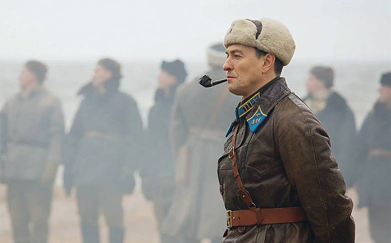  Сергей Безруков в фильме «Воздух»