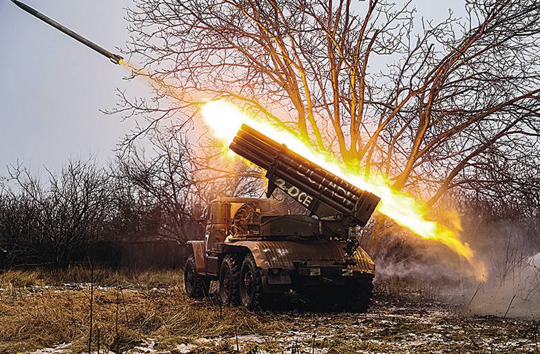 ТАСС Боевая работа расчета реактивной системы залпового огня (РСЗО) «Град» в зоне проведения спецоперации  на донецком направлении