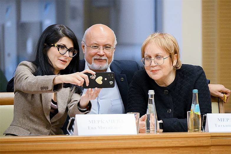 ПЕЛАГИЯ ТИХОНОВА/POOL/ТАСС Члены СПЧ Ева Меркачева, Игорь Пастухов и Татьяна Мерзлякова