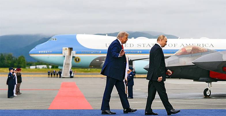 AP/TASS Президент США Дональд Трамп и президент России Владимир Путин во время  российско-американского саммита в Анкоридже, Аляска, август 2025 года
