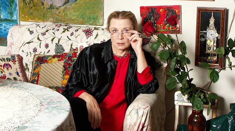 Алла Демидова: жить над временем