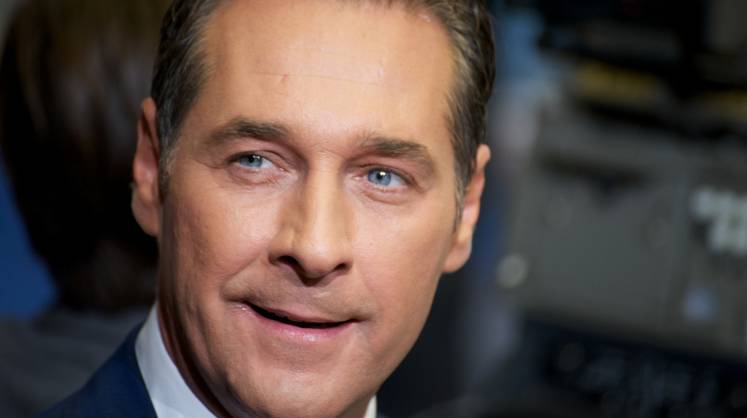 Бывший вице-канцлер Австрии приговорен к условному сроку заключения