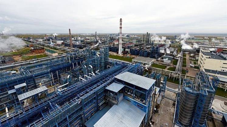 Акции дня: бумаги «Нижнекамскнефтехима» растут на новостях о первых полугодовых «дивах»