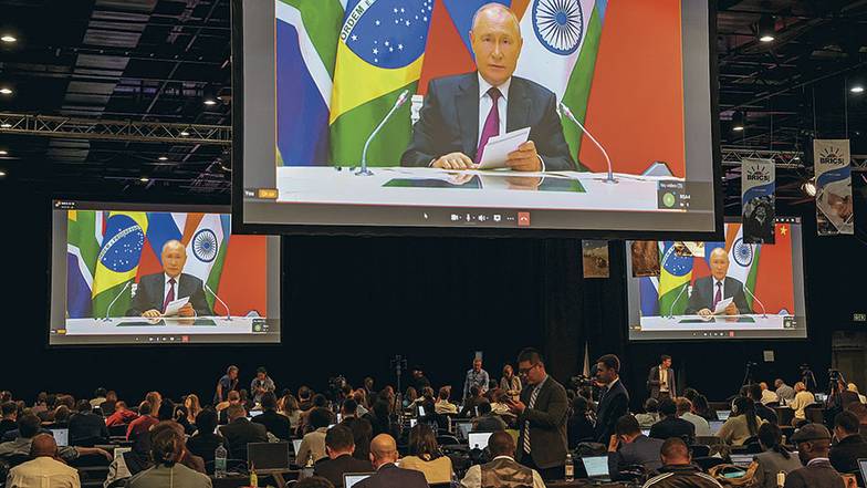 СЕРГЕЙ БОБЫЛЕВ/ТАСС Владимир Путин по видеосвязи принял участие в заседании в формате «БРИКС плюс/аутрич»