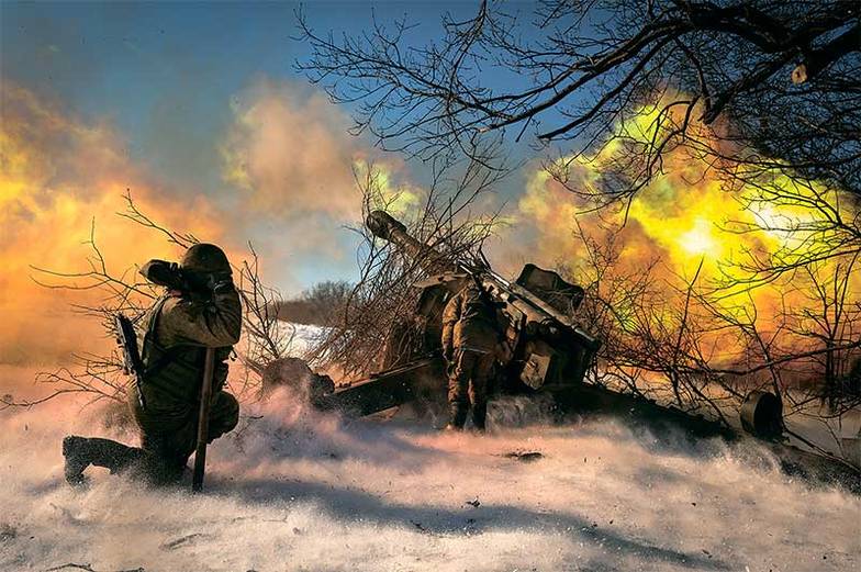 СТАНИСЛАВ КРАСИЛЬНИКОВ/ТАСС Боевая работа пушек-гаубиц Д-20 артиллерийских подразделений Центрального военного округа в зоне СВО