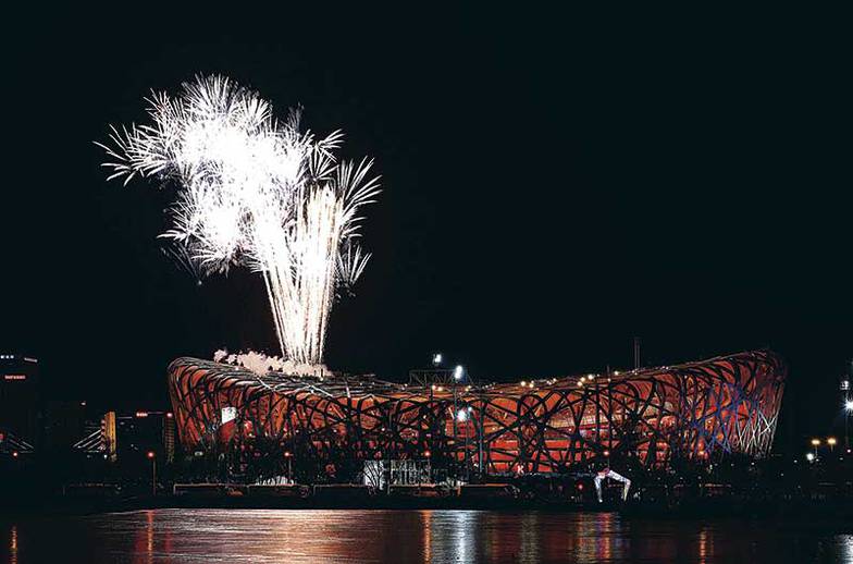 EPA Стадион «Гнездо», построенный по проекту швейцарских архитекторов Херцога и де Мерона к Олимпиаде 2008 года, станет главной ареной и на нынешних Играх