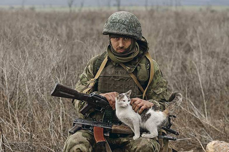 TASS Многие бойцы ЛДНР впервые за восемь лет побывали дома и встретились с родителями