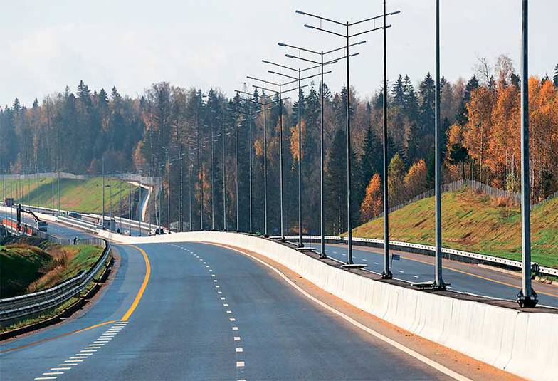 МИХАИЛ МЕТЦЕЛЬ/ТАСС По протяженности автомагистралей первой категории Россия едва опережает Венгрию, причем из 1638 км в России почти две трети — платные