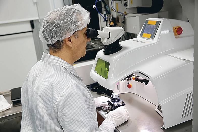 GIL COHEN MAGEN/XINHUA GPU-процессоры могут одновременно обрабатывать множество математических задач (на фото: выпуск графических ускорителей Nvidia)