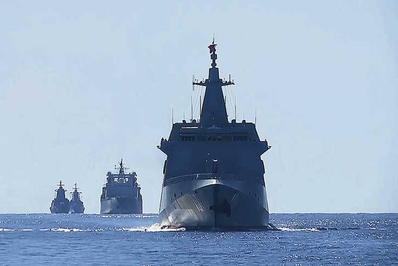 ПРЕСС-СЛУЖБА МИНОБОРОНЫ РФ Совместное патрулирование кораблей ВМФ России и ВМС Китая в акватории Тихого океана