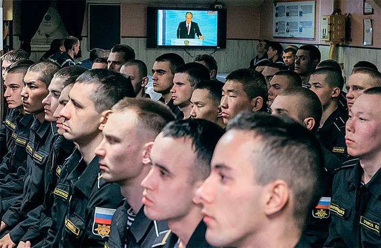 TASS Трансляция ежегодного послания президента в кают-компании флагмана Тихоокеанского флота гвардейском ордена Нахимова ракетного крейсера «Варяг»