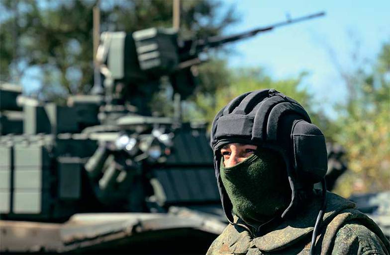 ВЛАДИМИР ГЕРДО/ТАСС Командир бронированной машины разминирования БМР-3М с позывным «Тракторист»